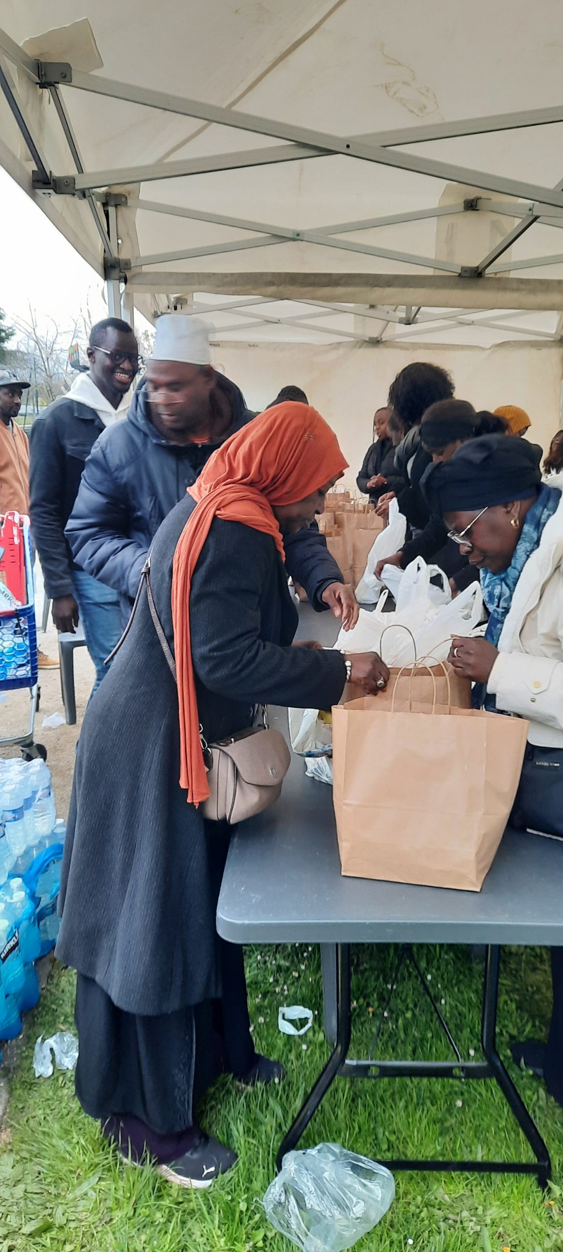 Protégé : DISTRIBUTION DE COLIS ALIMENTAIRE